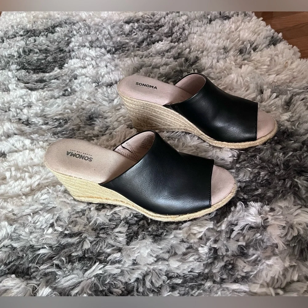 Sonoma Slip on Wedges - Picture 2 of 13